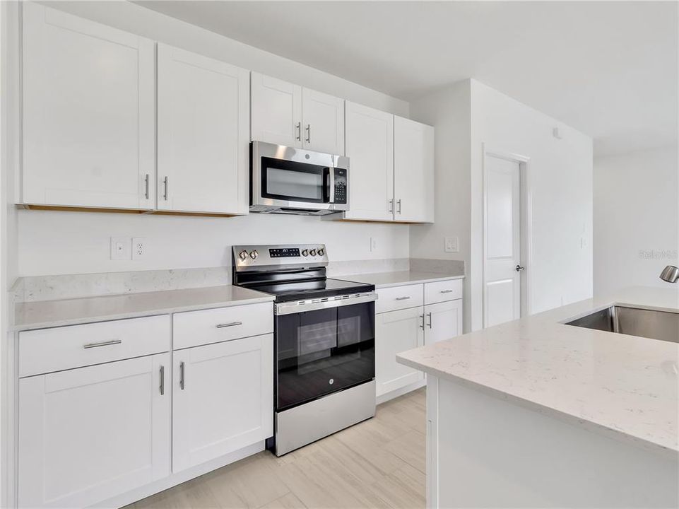 For Rent: $2,750 (4 beds, 2 baths, 1870 Square Feet)