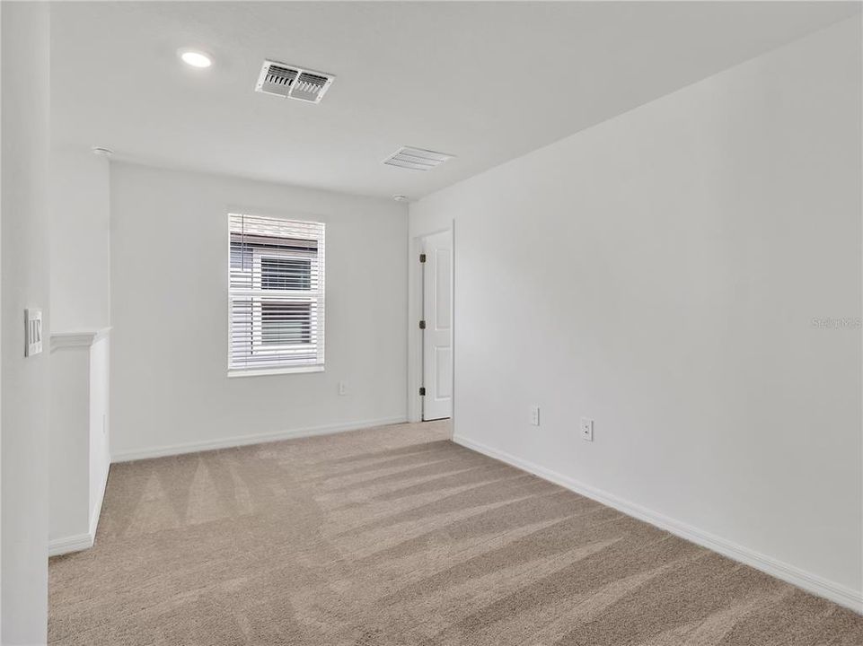 For Rent: $2,750 (4 beds, 2 baths, 1870 Square Feet)