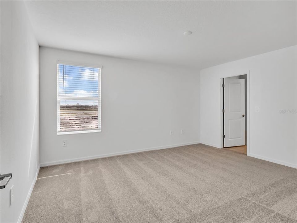 For Rent: $2,750 (4 beds, 2 baths, 1870 Square Feet)