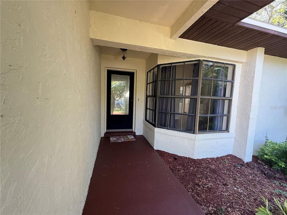 Под контрактом: $349,900 (3 спален, 2 ванн, 2004 Квадратных фут)