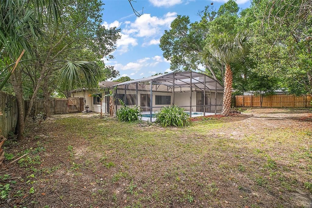 Под контрактом: $349,900 (3 спален, 2 ванн, 2004 Квадратных фут)