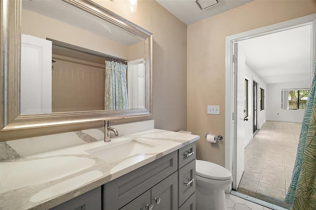 Под контрактом: $349,900 (3 спален, 2 ванн, 2004 Квадратных фут)