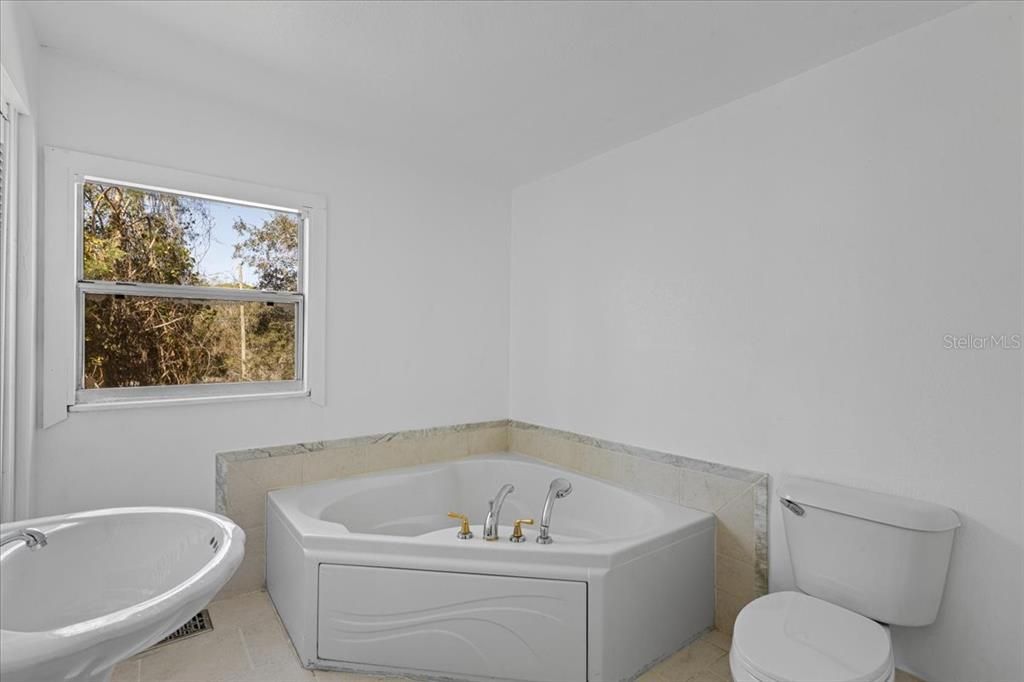 На продажу: $235,000 (2 спален, 2 ванн, 1104 Квадратных фут)