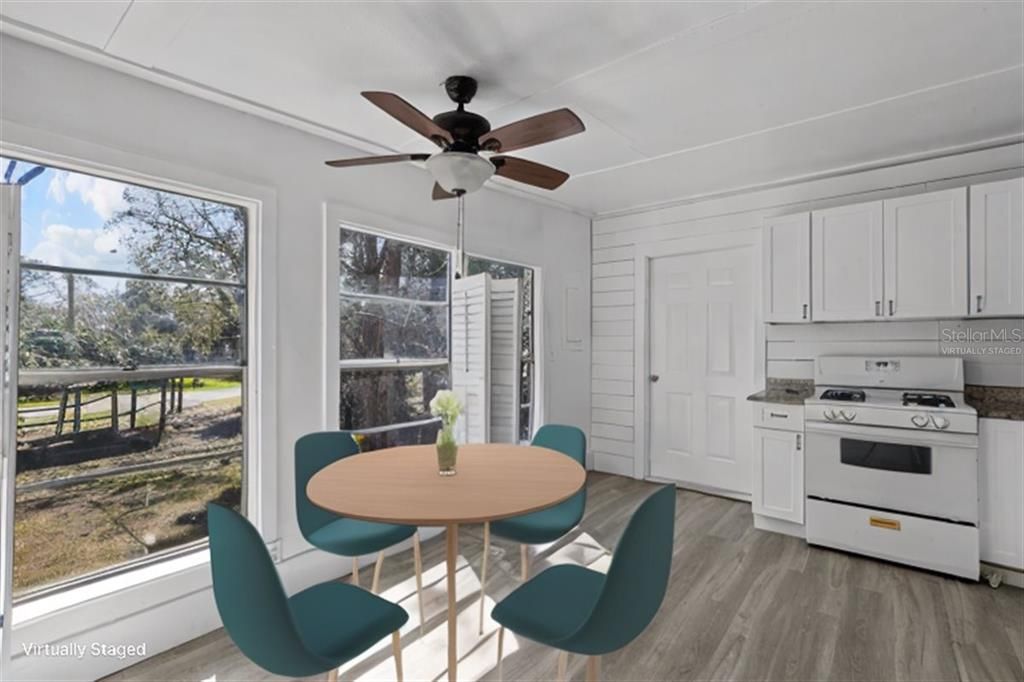 На продажу: $235,000 (2 спален, 2 ванн, 1104 Квадратных фут)