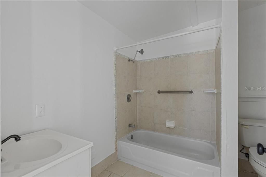 На продажу: $235,000 (2 спален, 2 ванн, 1104 Квадратных фут)