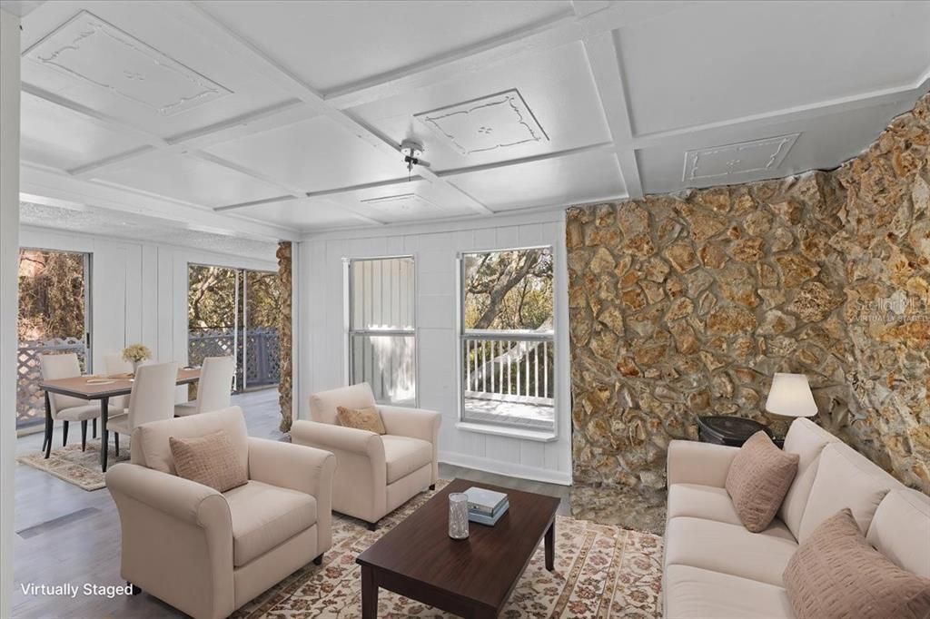 На продажу: $235,000 (2 спален, 2 ванн, 1104 Квадратных фут)