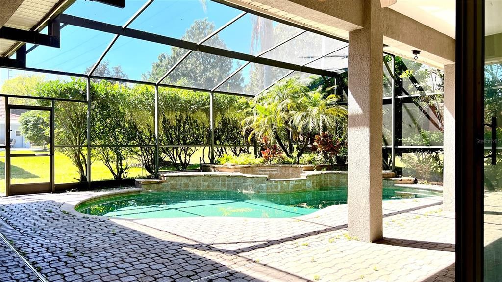 For Sale: $959,999 (6 beds, 4 baths, 3141 Square Feet)