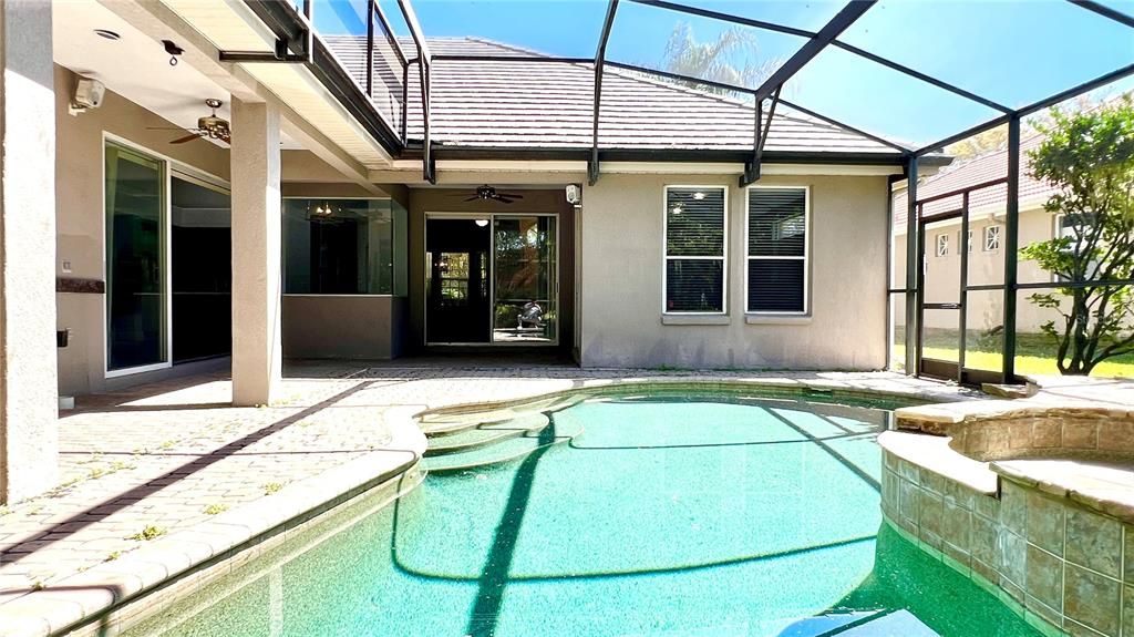 For Sale: $959,999 (6 beds, 4 baths, 3141 Square Feet)