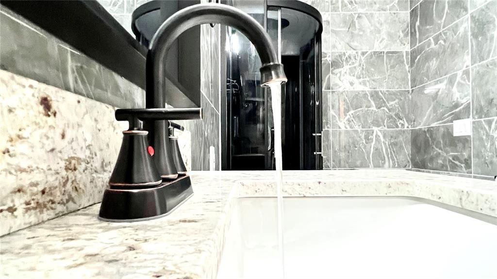 For Sale: $959,999 (6 beds, 4 baths, 3141 Square Feet)