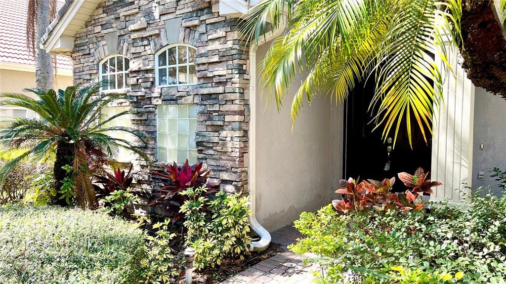 For Sale: $959,999 (6 beds, 4 baths, 3141 Square Feet)