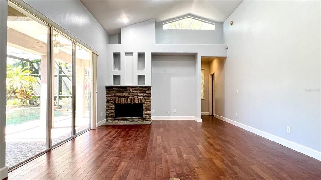 For Sale: $959,999 (6 beds, 4 baths, 3141 Square Feet)