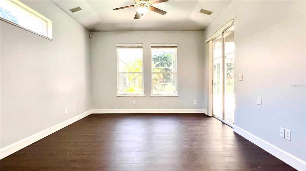 For Sale: $959,999 (6 beds, 4 baths, 3141 Square Feet)