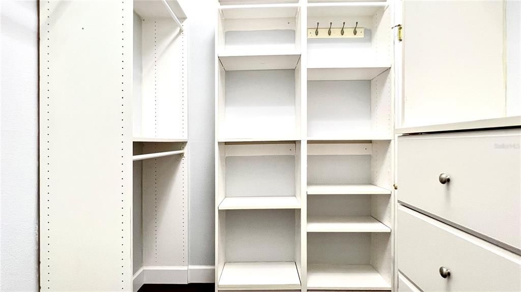 For Sale: $959,999 (6 beds, 4 baths, 3141 Square Feet)