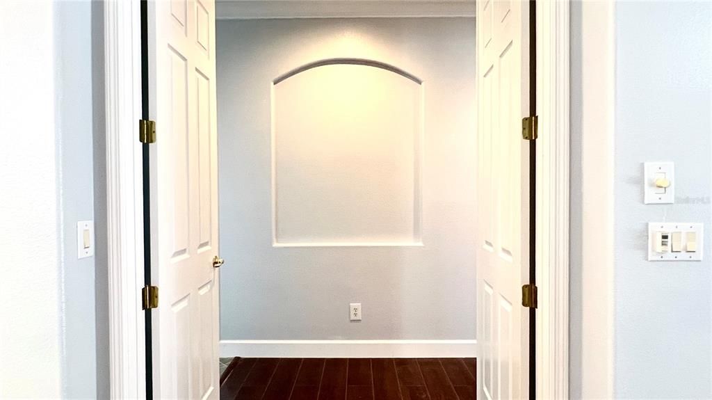 For Sale: $959,999 (6 beds, 4 baths, 3141 Square Feet)