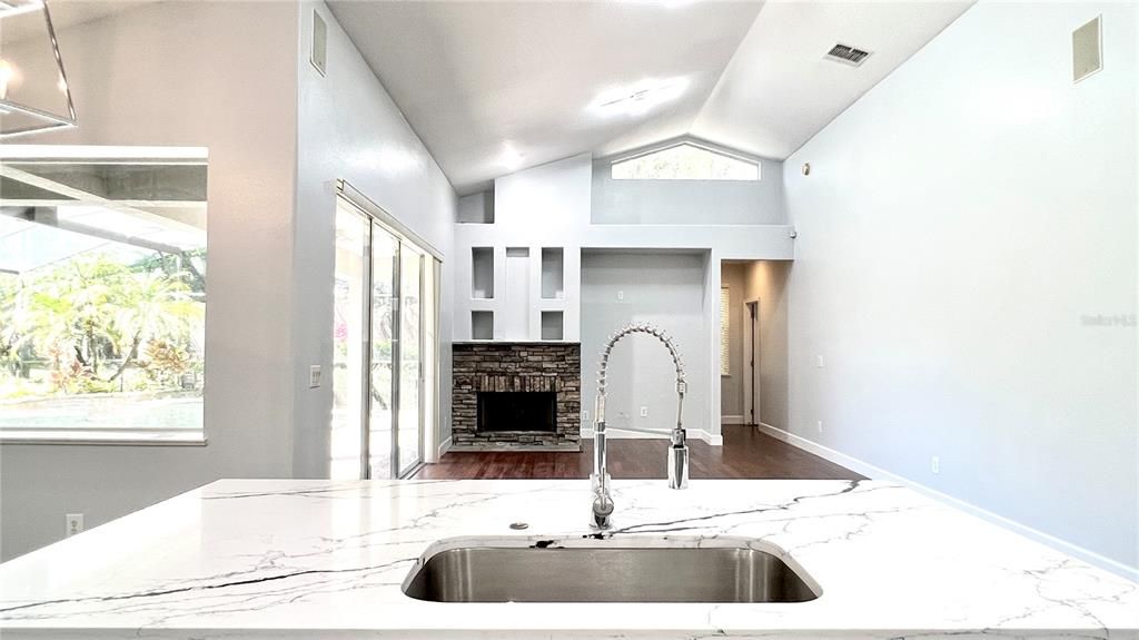 For Sale: $959,999 (6 beds, 4 baths, 3141 Square Feet)