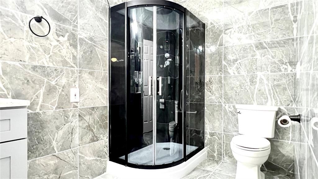 For Sale: $959,999 (6 beds, 4 baths, 3141 Square Feet)