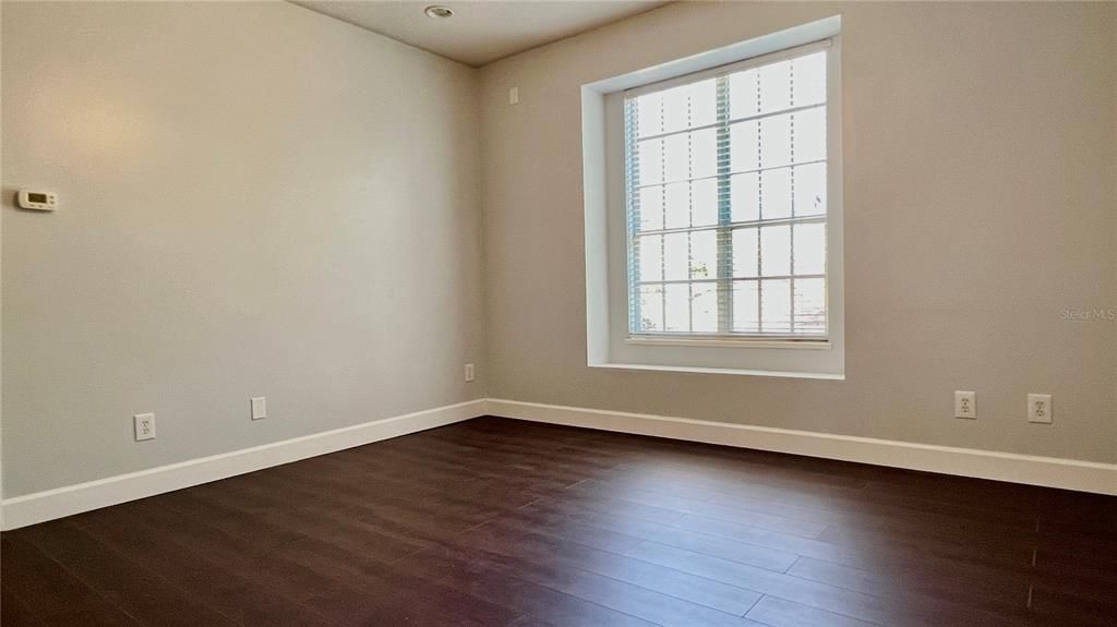 For Sale: $959,999 (6 beds, 4 baths, 3141 Square Feet)