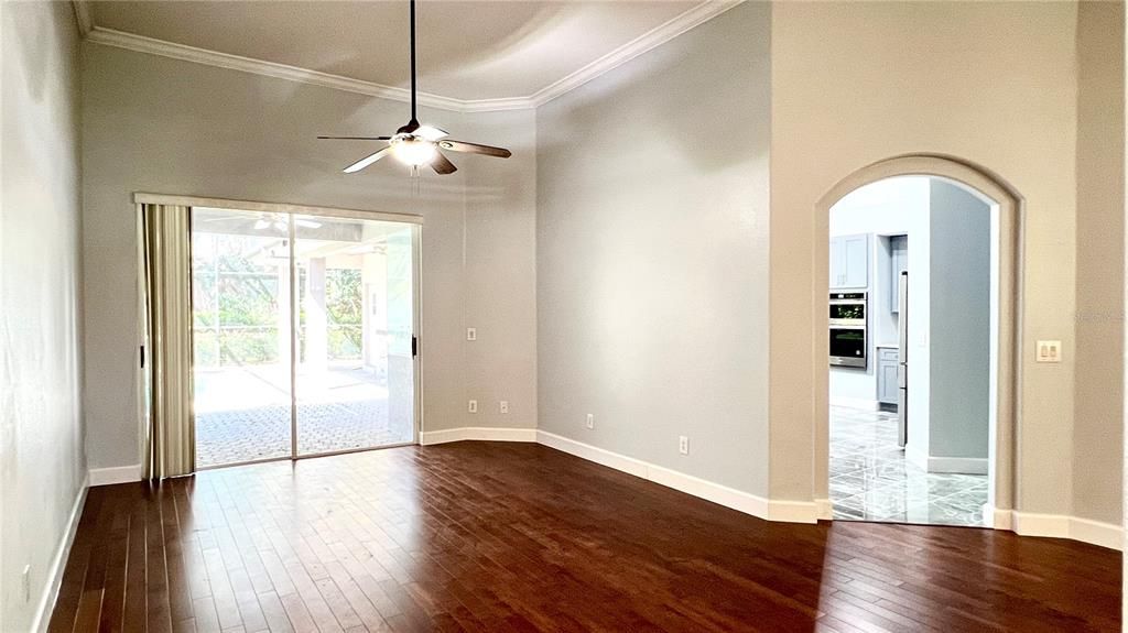 For Sale: $959,999 (6 beds, 4 baths, 3141 Square Feet)