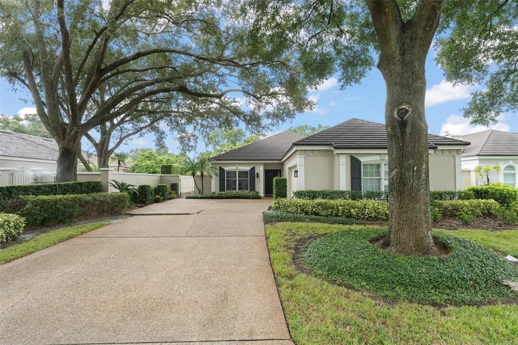 Activo con contrato: $850,000 (3 camas, 2 baños, 2612 Pies cuadrados)