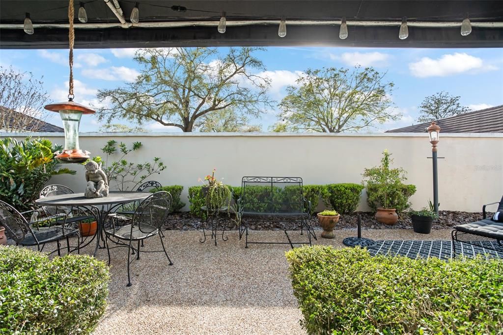 Activo con contrato: $850,000 (3 camas, 2 baños, 2612 Pies cuadrados)