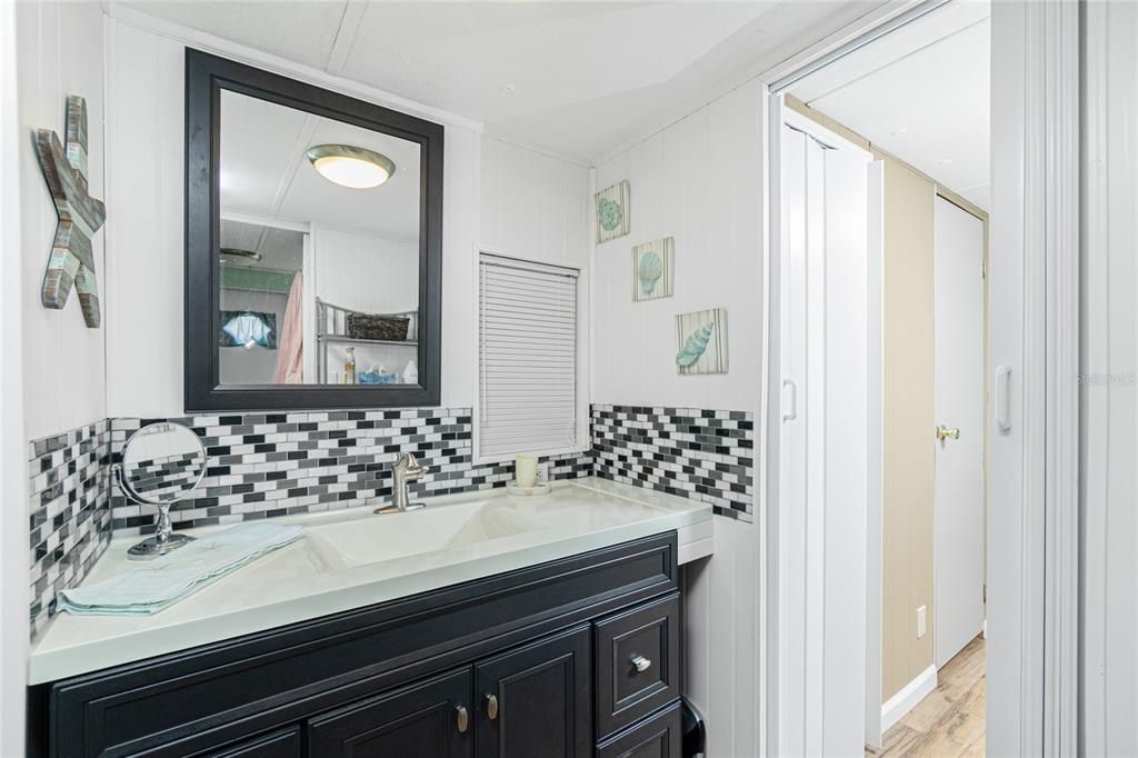 Active With Contract: $138,000 (2 beds, 2 baths, 784 Square Feet)