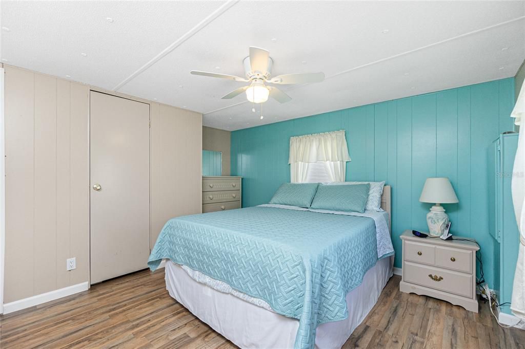 Active With Contract: $138,000 (2 beds, 2 baths, 784 Square Feet)