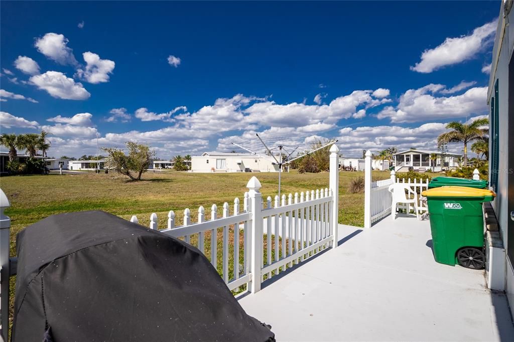 Active With Contract: $138,000 (2 beds, 2 baths, 784 Square Feet)