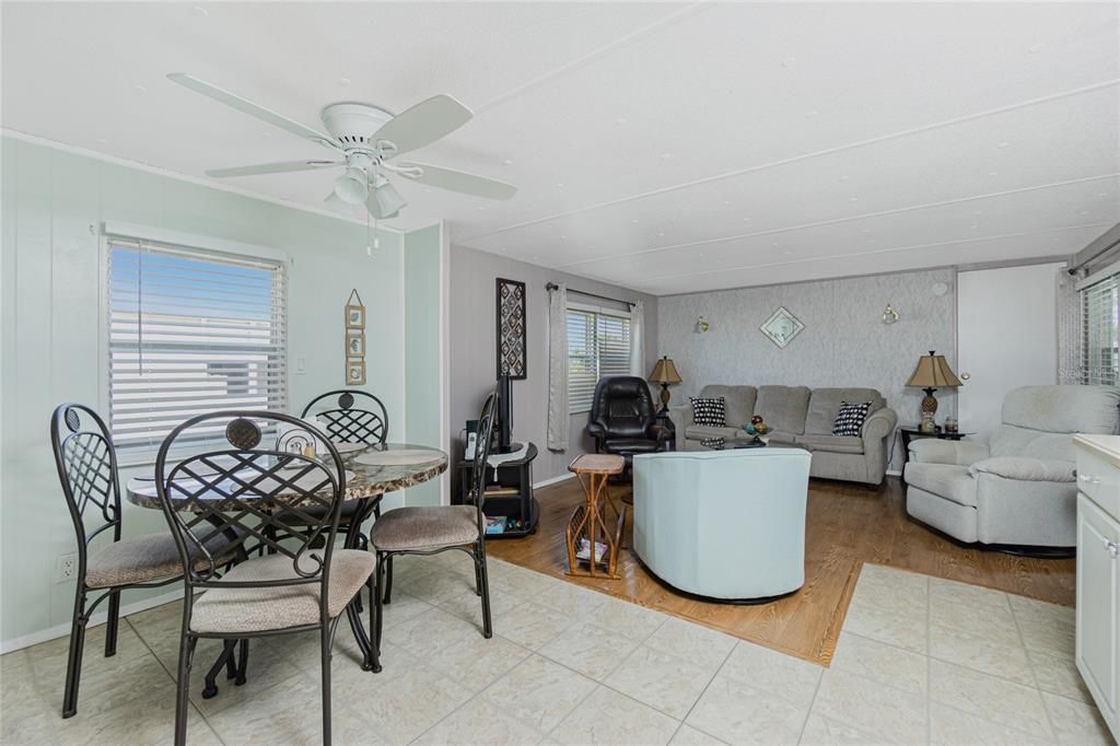 Active With Contract: $138,000 (2 beds, 2 baths, 784 Square Feet)