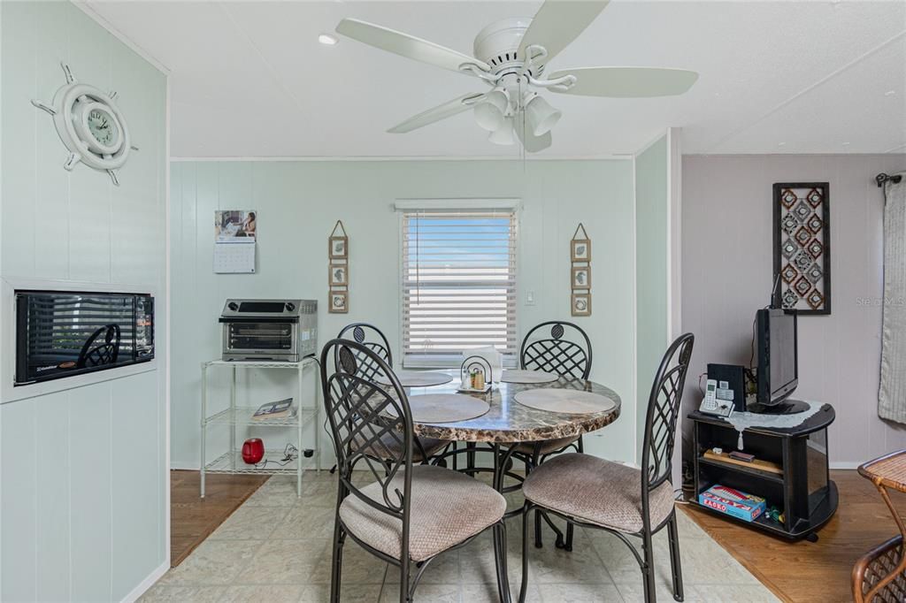Active With Contract: $138,000 (2 beds, 2 baths, 784 Square Feet)