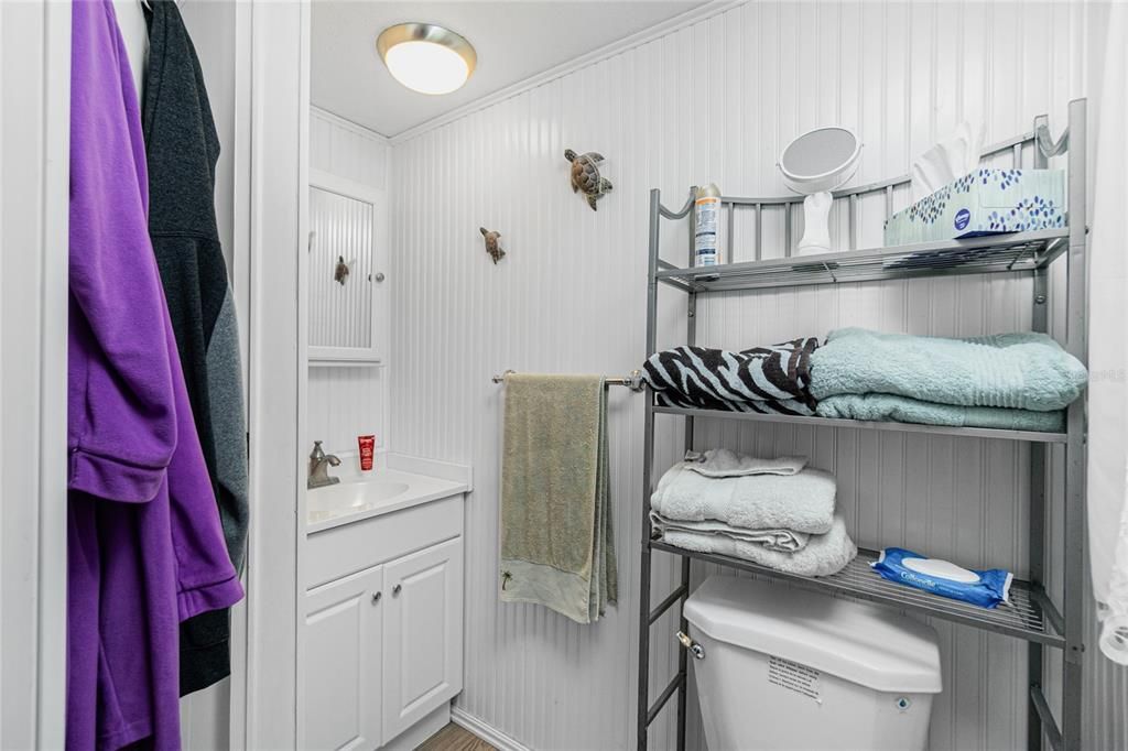 Active With Contract: $138,000 (2 beds, 2 baths, 784 Square Feet)