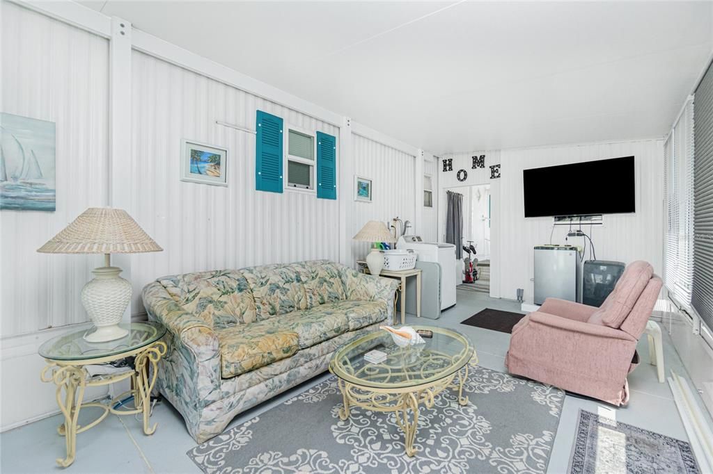 Active With Contract: $138,000 (2 beds, 2 baths, 784 Square Feet)