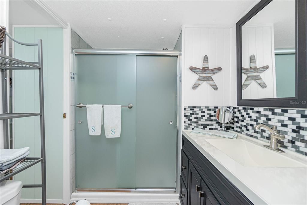 Active With Contract: $138,000 (2 beds, 2 baths, 784 Square Feet)
