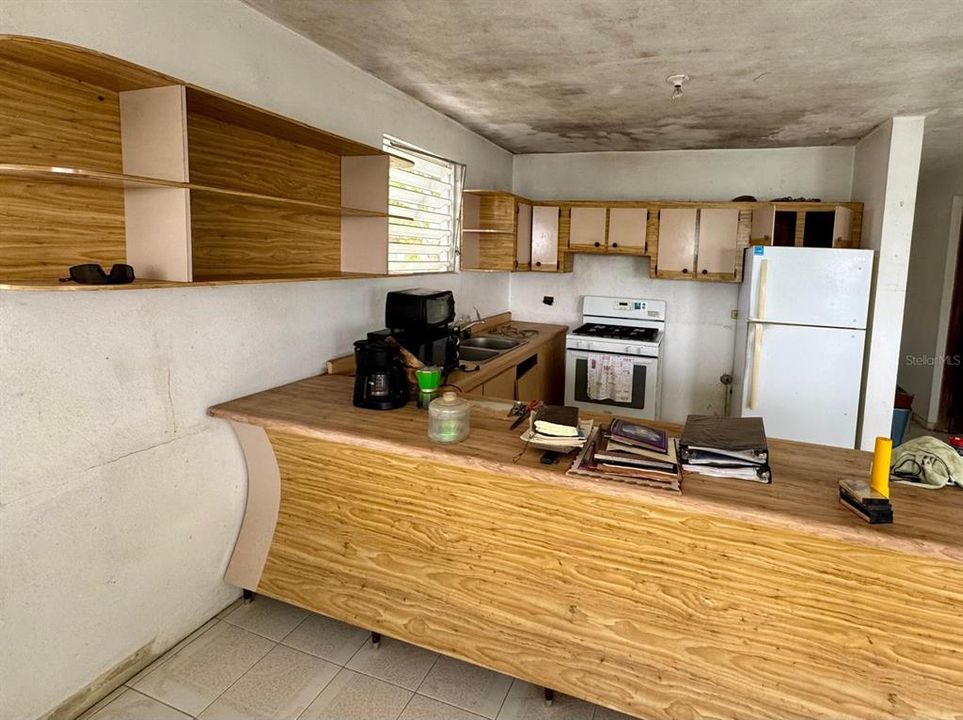 For Sale: $375,000 (4 beds, 3 baths, 1536 Square Feet)