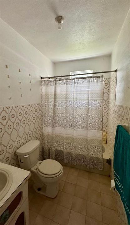 For Sale: $375,000 (4 beds, 3 baths, 1536 Square Feet)