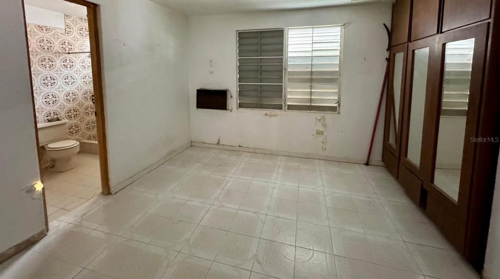 For Sale: $375,000 (4 beds, 3 baths, 1536 Square Feet)