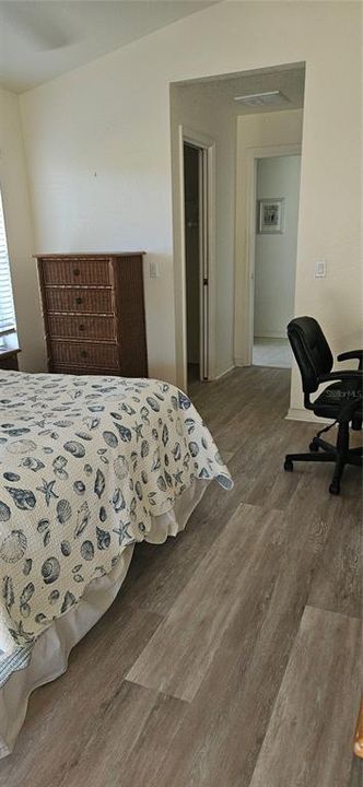 Active With Contract: $249,900 (3 beds, 2 baths, 1610 Square Feet)