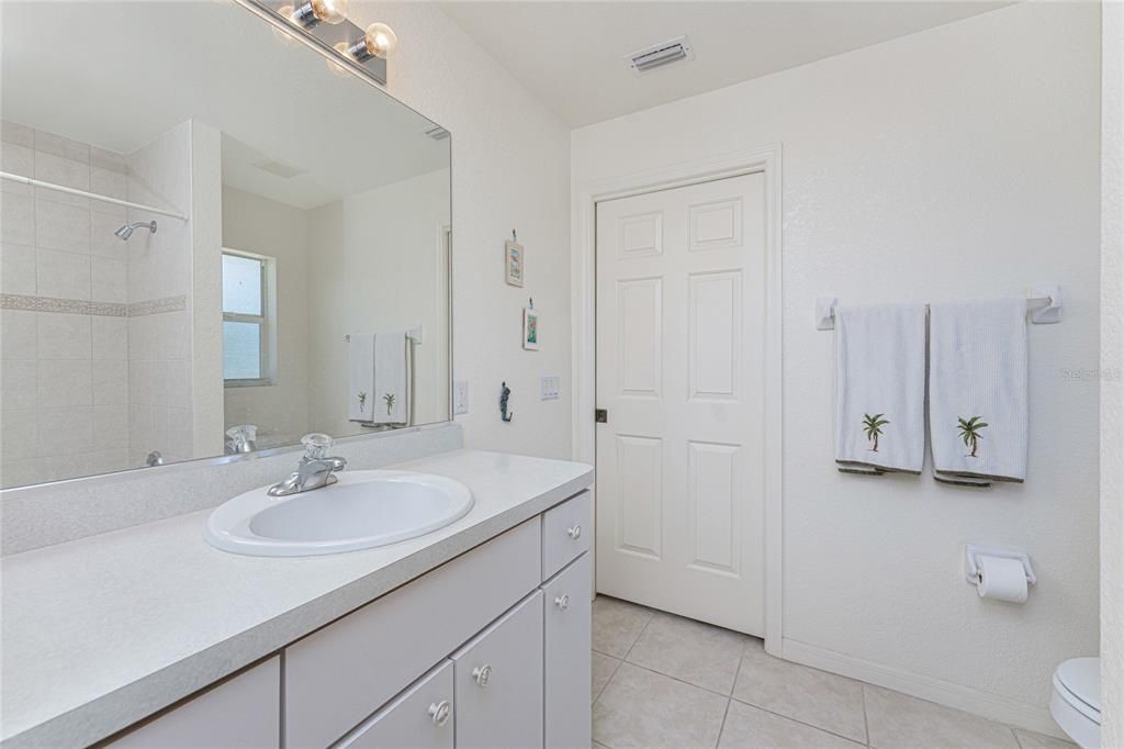 Active With Contract: $249,900 (3 beds, 2 baths, 1610 Square Feet)