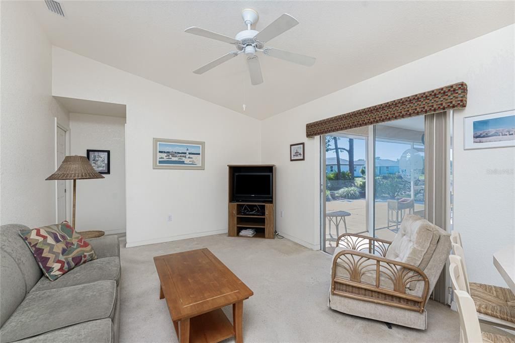 Active With Contract: $249,900 (3 beds, 2 baths, 1610 Square Feet)