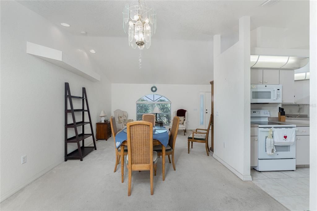 Active With Contract: $249,900 (3 beds, 2 baths, 1610 Square Feet)