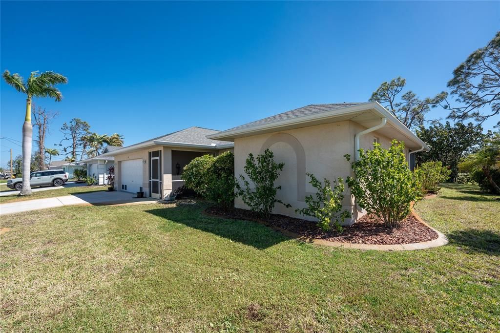 Active With Contract: $249,900 (3 beds, 2 baths, 1610 Square Feet)