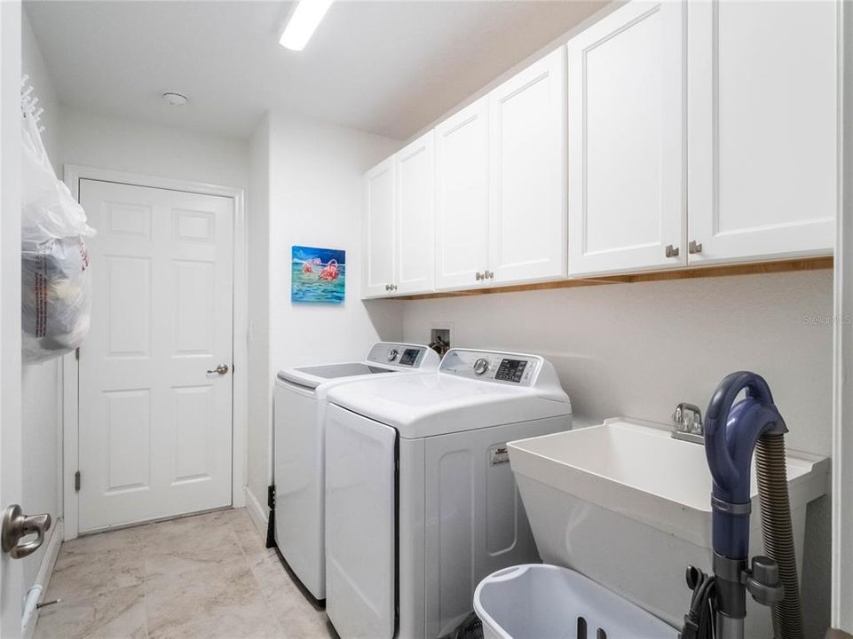 Active With Contract: $499,000 (3 beds, 3 baths, 2399 Square Feet)