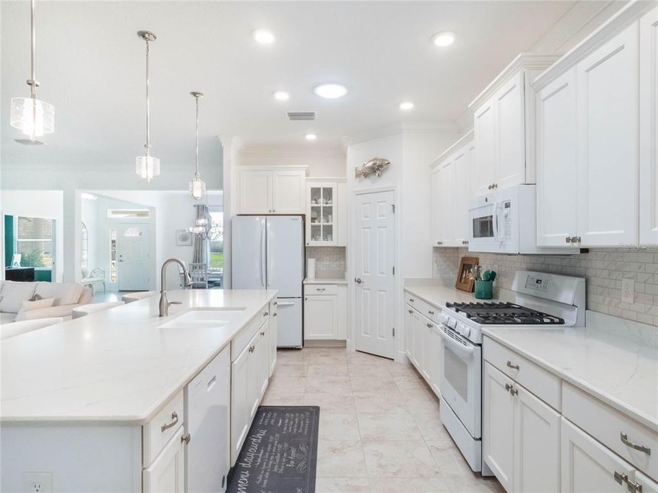 Active With Contract: $499,000 (3 beds, 3 baths, 2399 Square Feet)