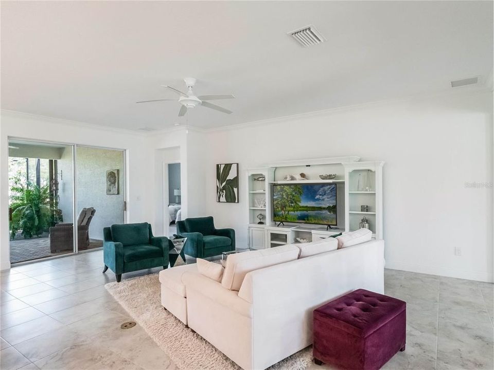 Active With Contract: $499,000 (3 beds, 3 baths, 2399 Square Feet)