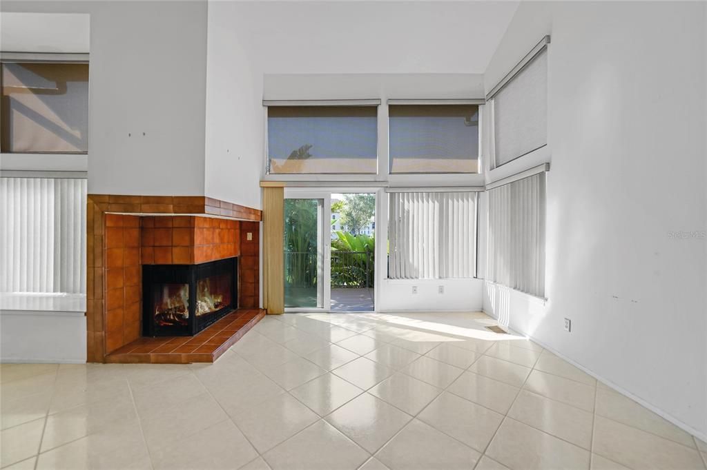 En Venta: $230,000 (3 camas, 2 baños, 1618 Pies cuadrados)