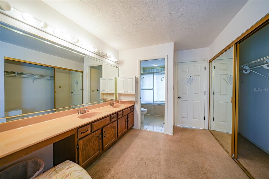 En Venta: $230,000 (3 camas, 2 baños, 1618 Pies cuadrados)