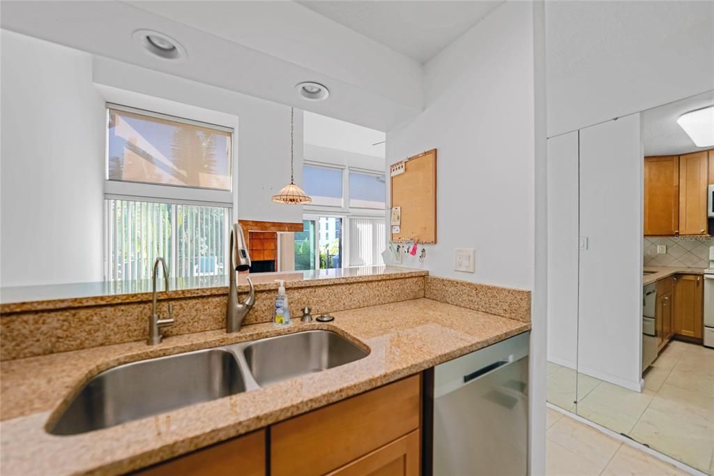 En Venta: $230,000 (3 camas, 2 baños, 1618 Pies cuadrados)