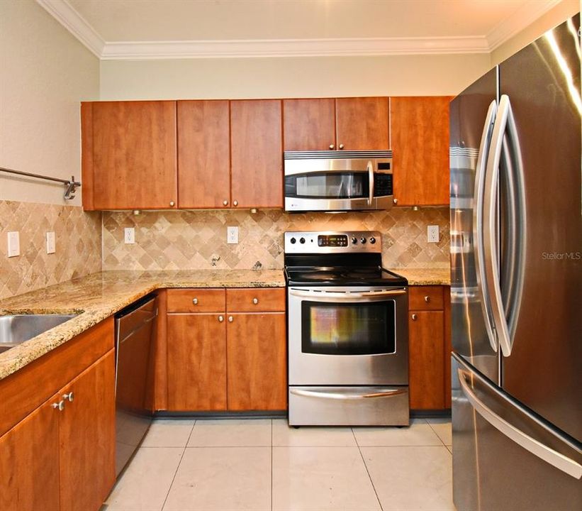 For Sale: $214,900 (1 beds, 1 baths, 685 Square Feet)