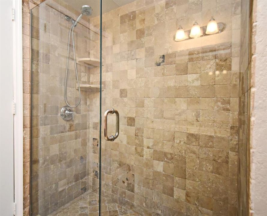 For Sale: $214,900 (1 beds, 1 baths, 685 Square Feet)