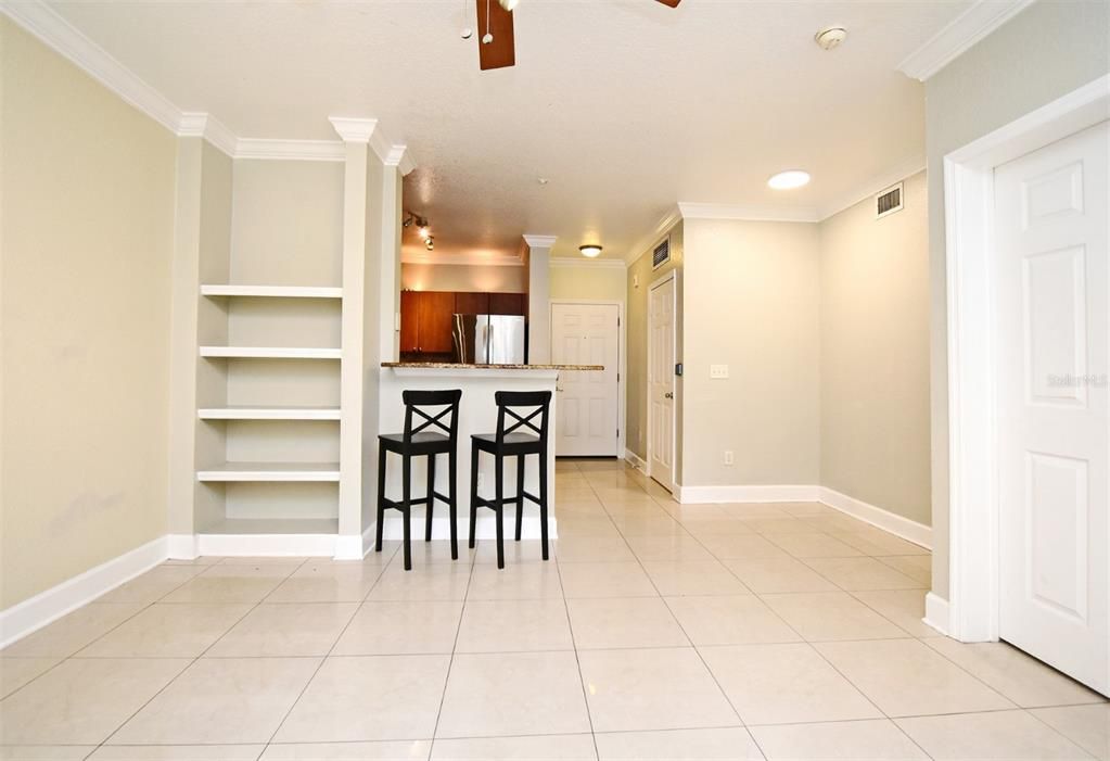 For Sale: $214,900 (1 beds, 1 baths, 685 Square Feet)