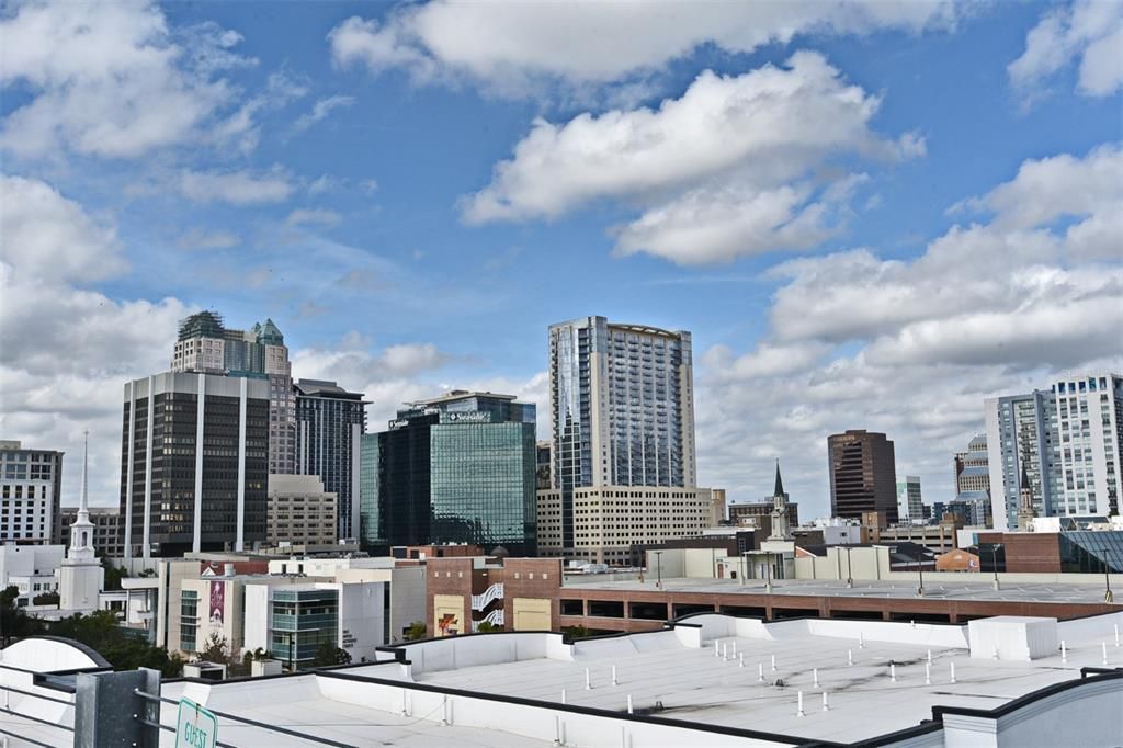 For Sale: $214,900 (1 beds, 1 baths, 685 Square Feet)